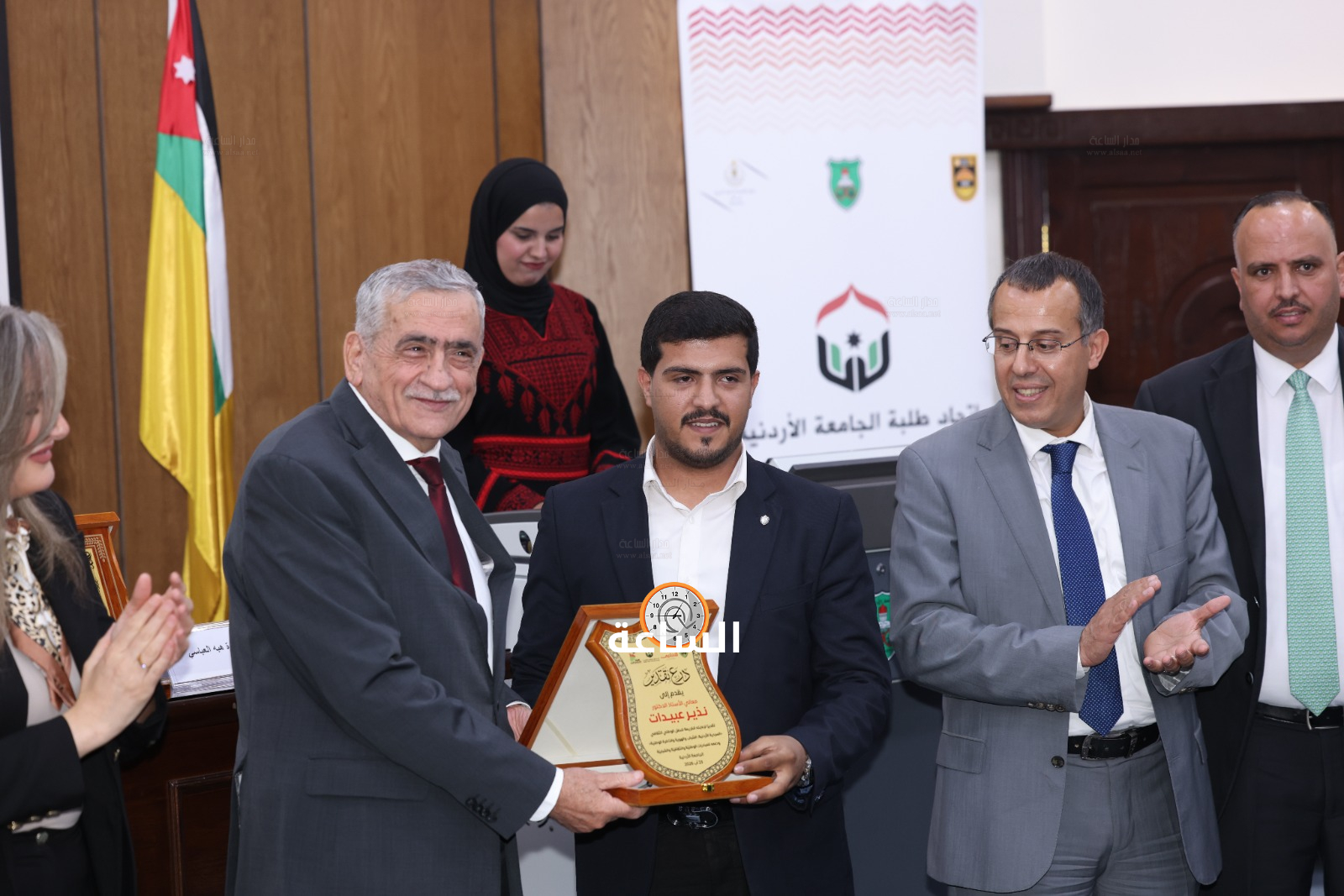 Madar Al-Saa Images 0.12300467526370151