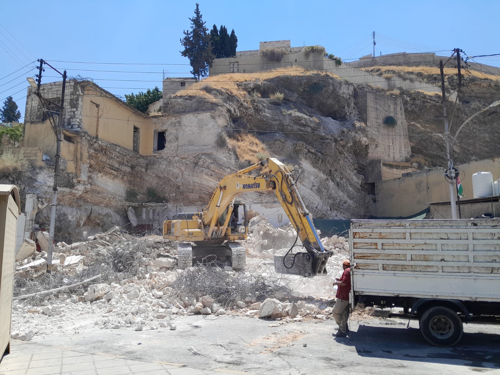 Madar Al-Saa Images 0.7413616005374809