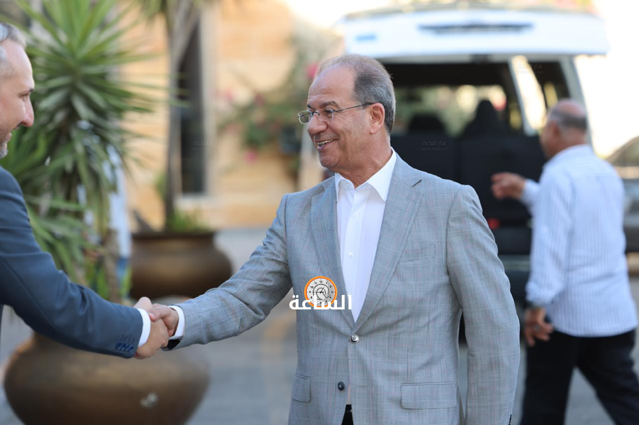 Madar Al-Saa Images 0.8331462373276257