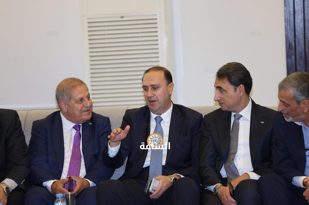 Madar Al-Saa Images 0.5553255882886021