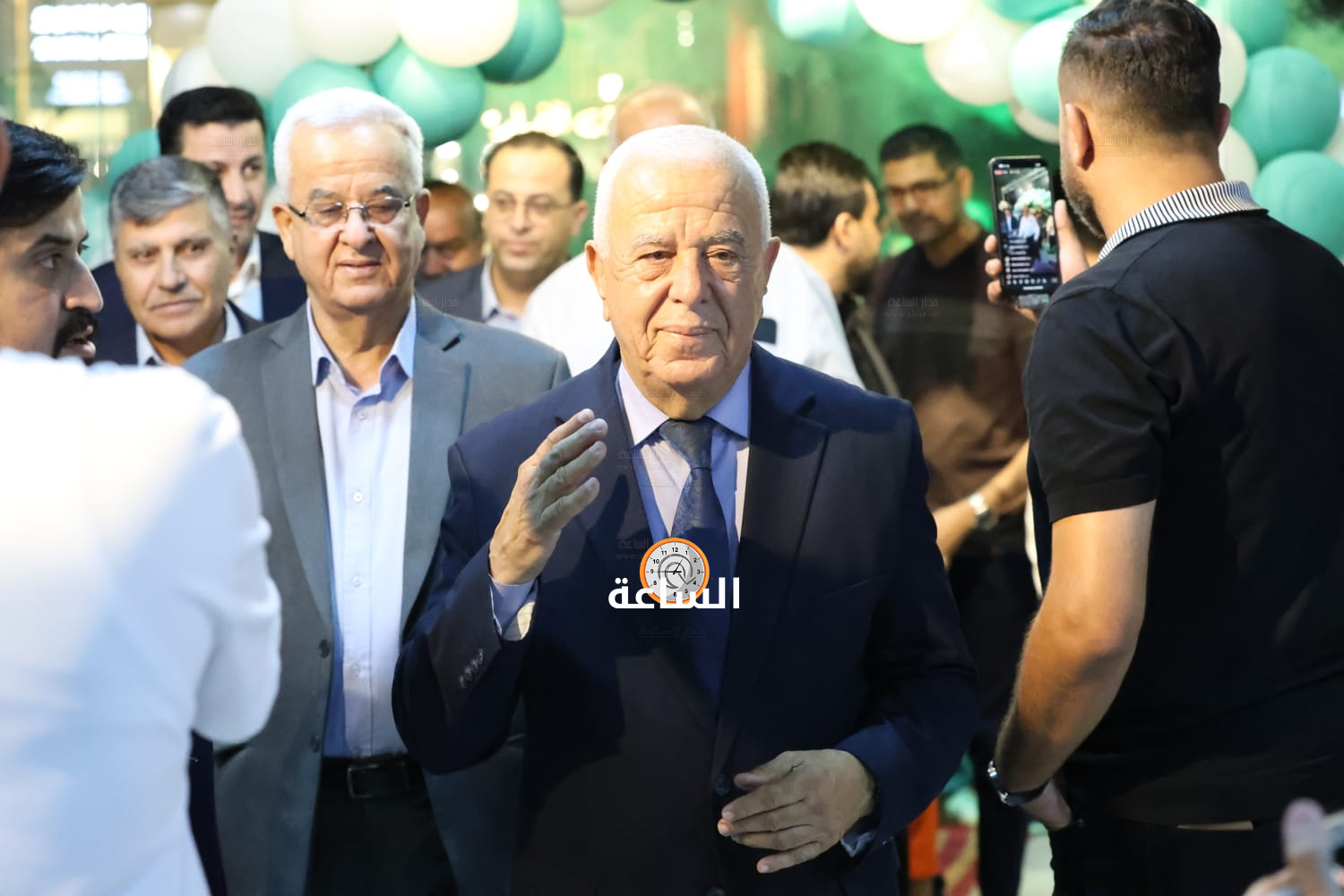 Madar Al-Saa Images 0.39885453485885825