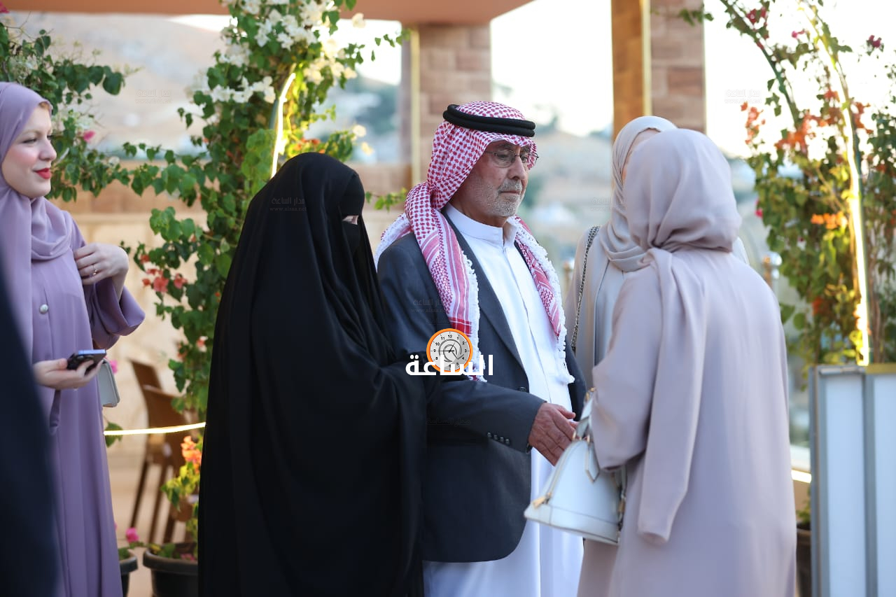 Madar Al-Saa Images 0.8120543536248179