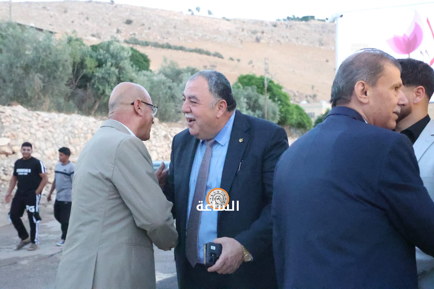 Madar Al-Saa Images 0.9470038980496676