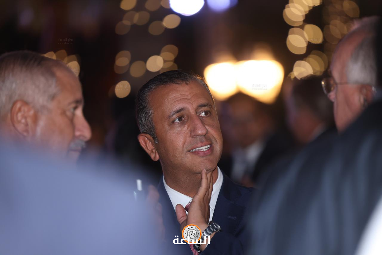 Madar Al-Saa Images 0.22804418439884921