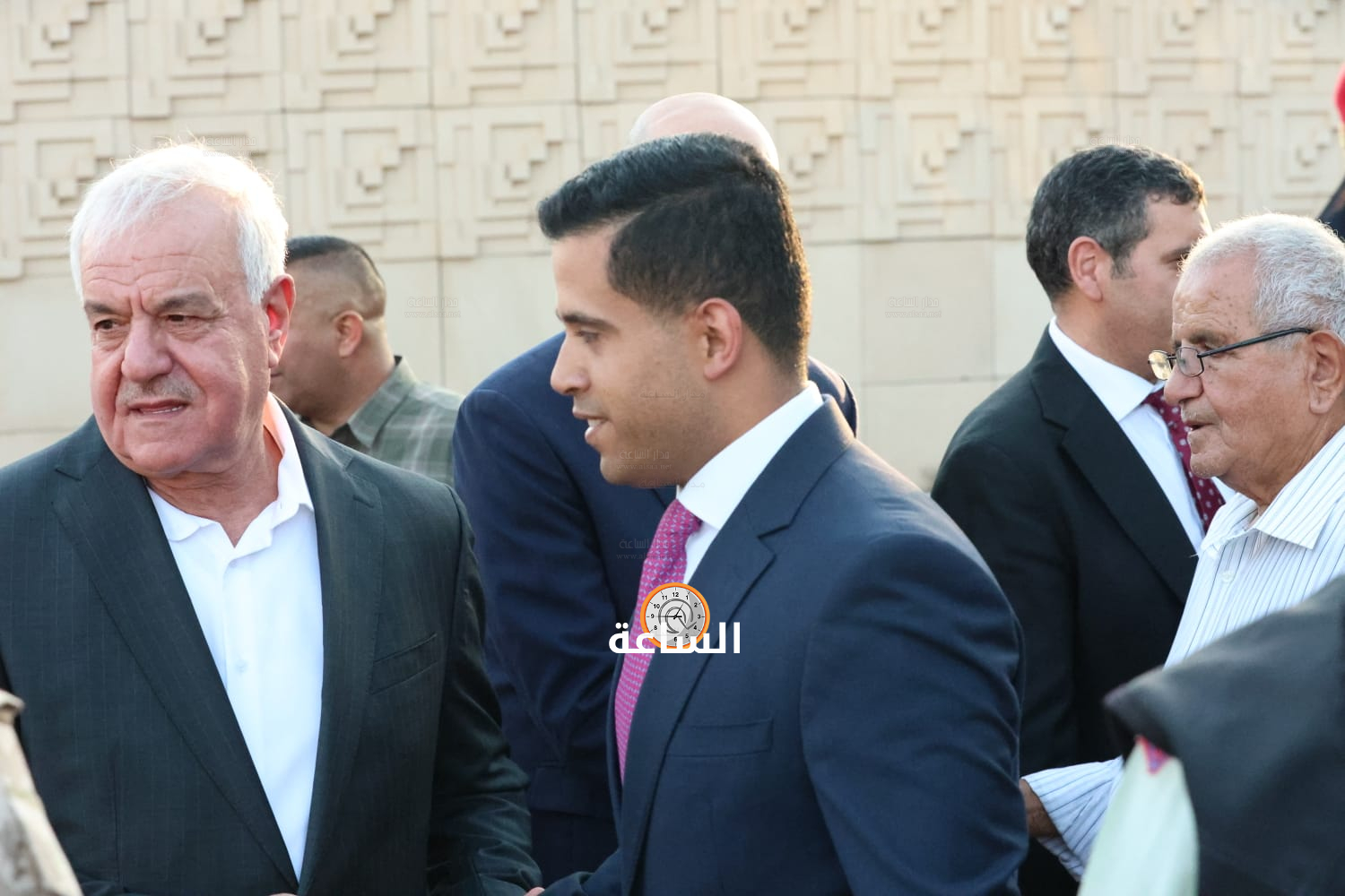 Madar Al-Saa Images 0.24026378259628867