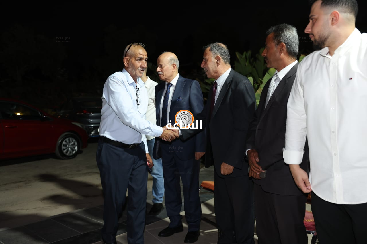 Madar Al-Saa Images 0.4142388518099961