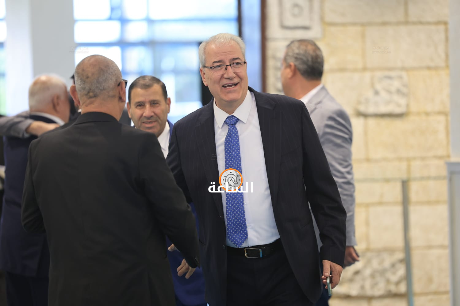 Madar Al-Saa Images 0.4792056152262437