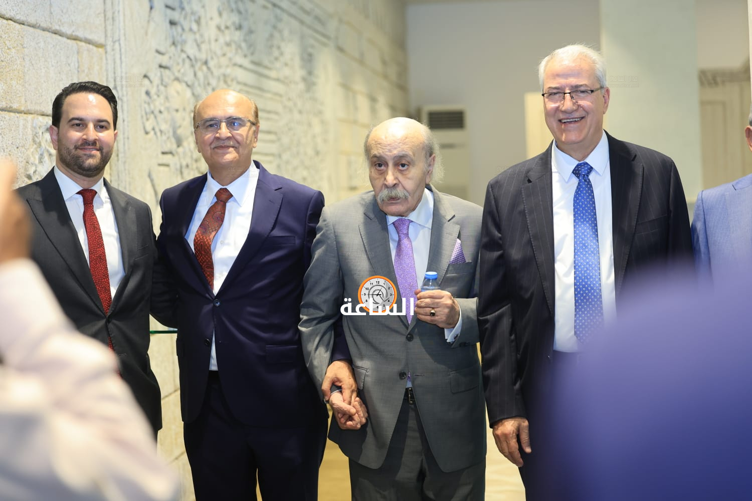 Madar Al-Saa Images 0.4852451097121534