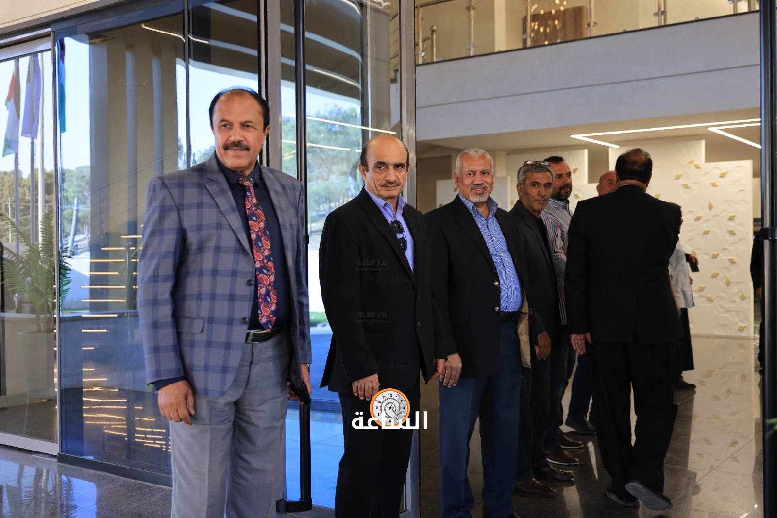 Madar Al-Saa Images 0.9166547550965477