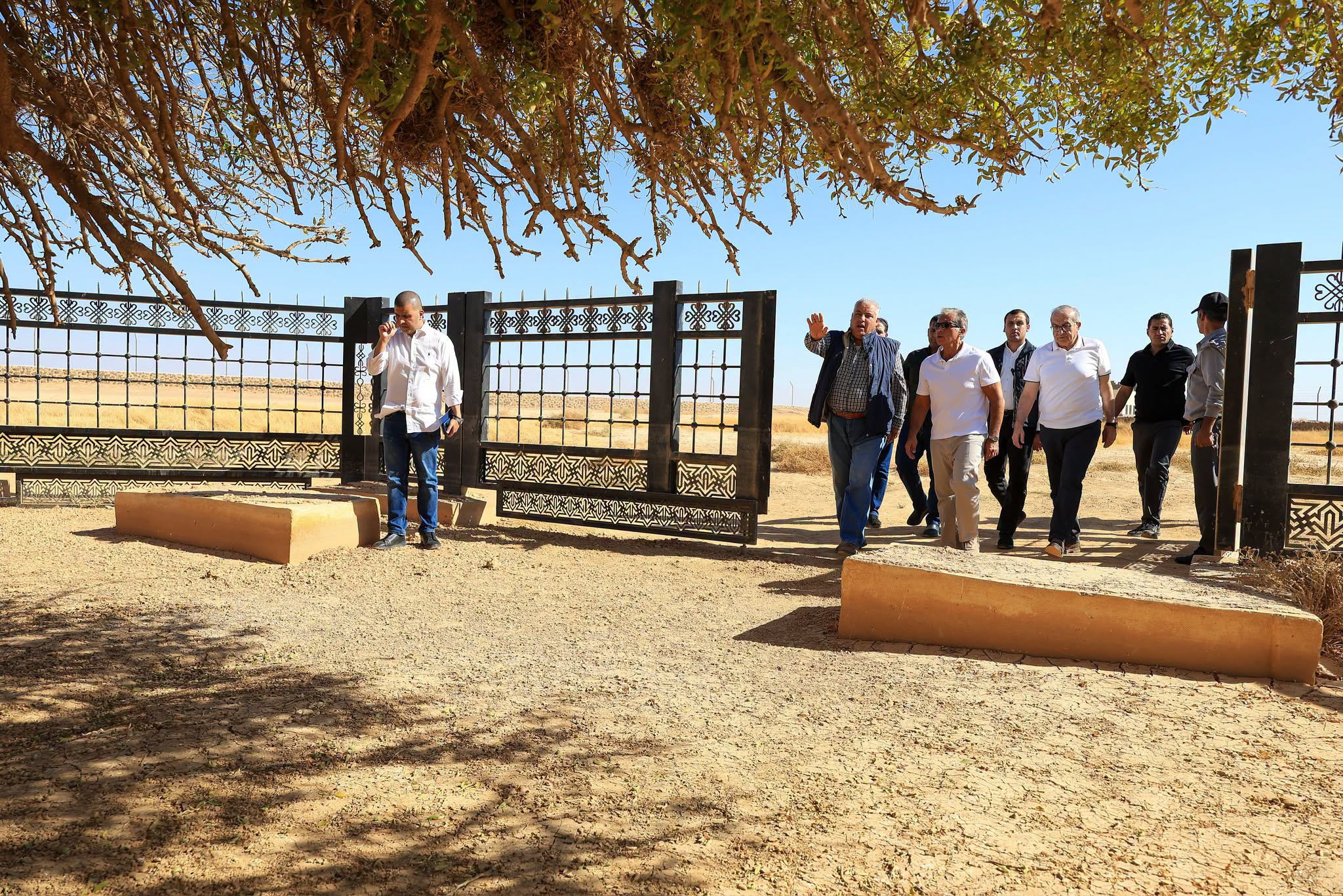 Madar Al-Saa Images 0.8295800010249215