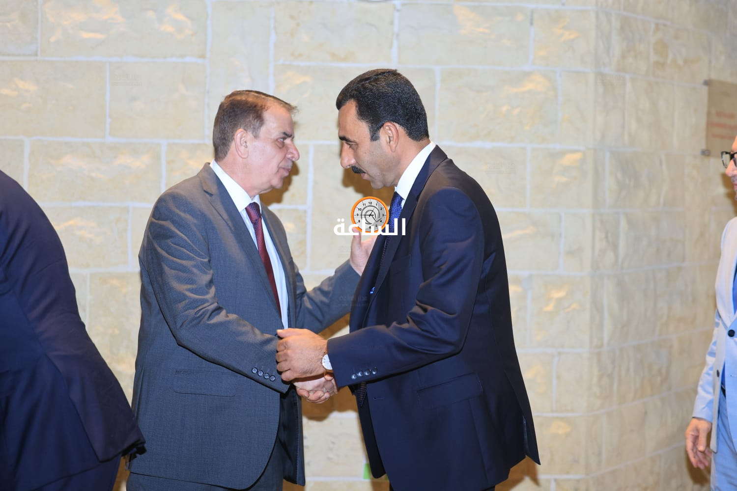 Madar Al-Saa Images 0.39551687085343457