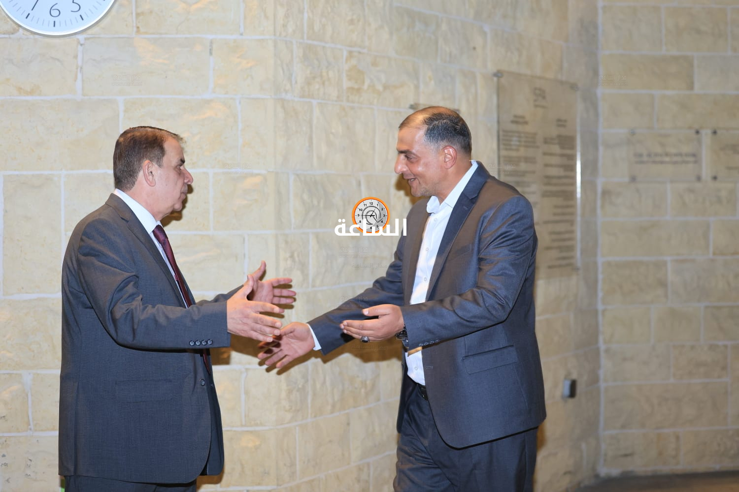 Madar Al-Saa Images 0.9543631784598983