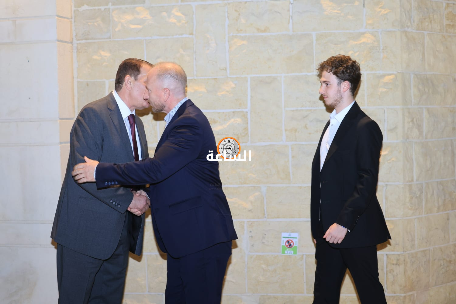 Madar Al-Saa Images 0.8184788860340176