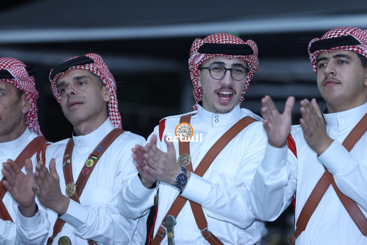 Madar Al-Saa Images 0.8994780741673003