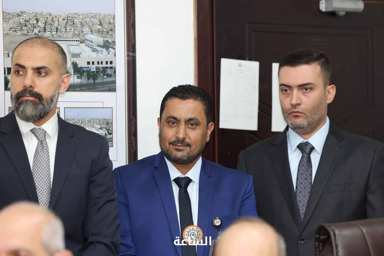 Madar Al-Saa Images 0.810047586000286