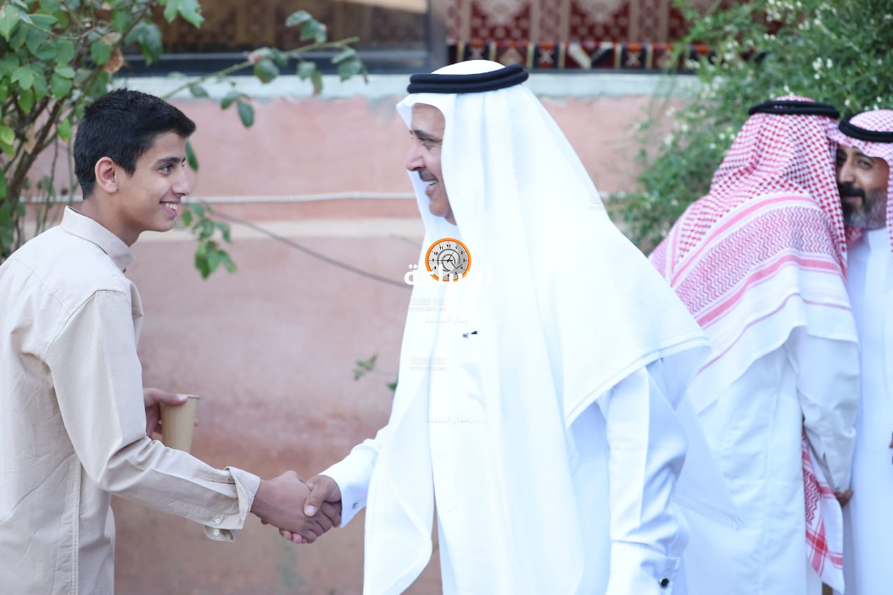 Madar Al-Saa Images 0.43633409546369517