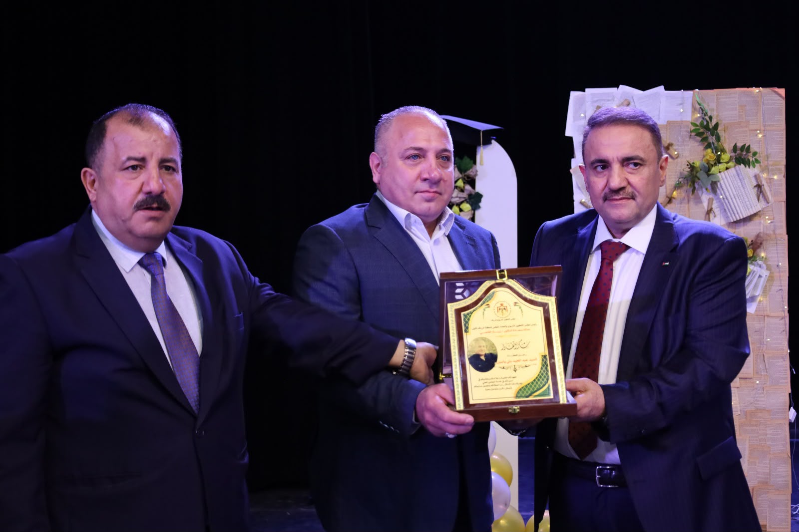 Madar Al-Saa Images 0.8989447771204012