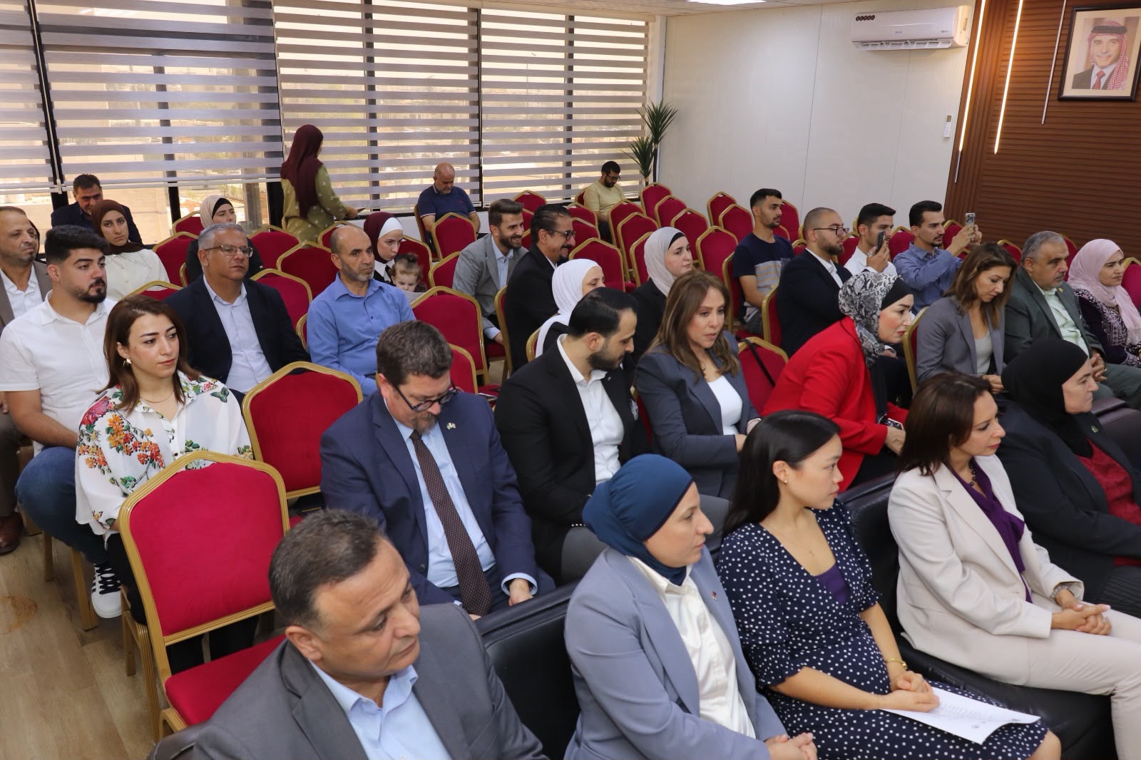 Madar Al-Saa Images 0.6272070553987171