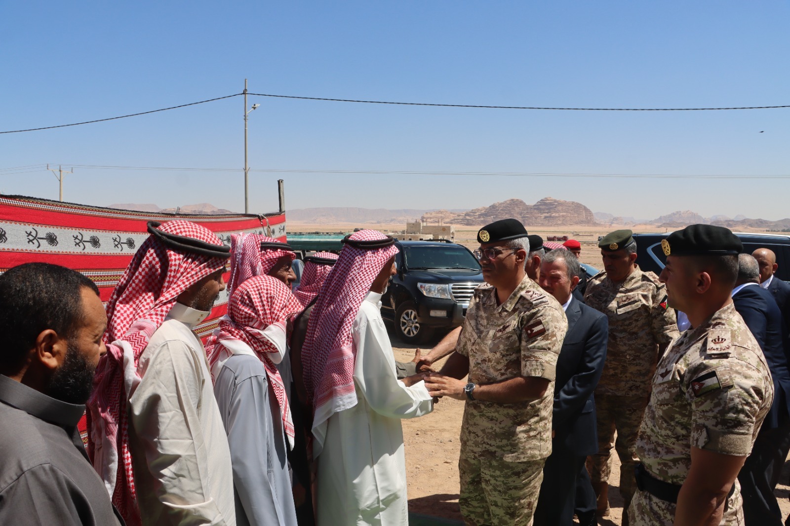 Madar Al-Saa Images 0.09238818663363635