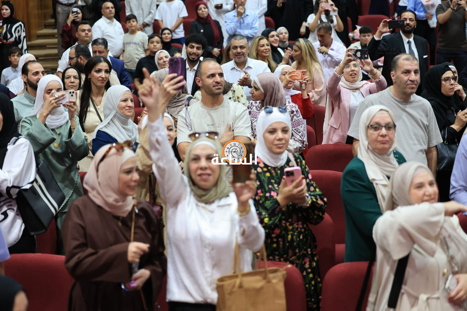 Madar Al-Saa Images 0.9620275631545832