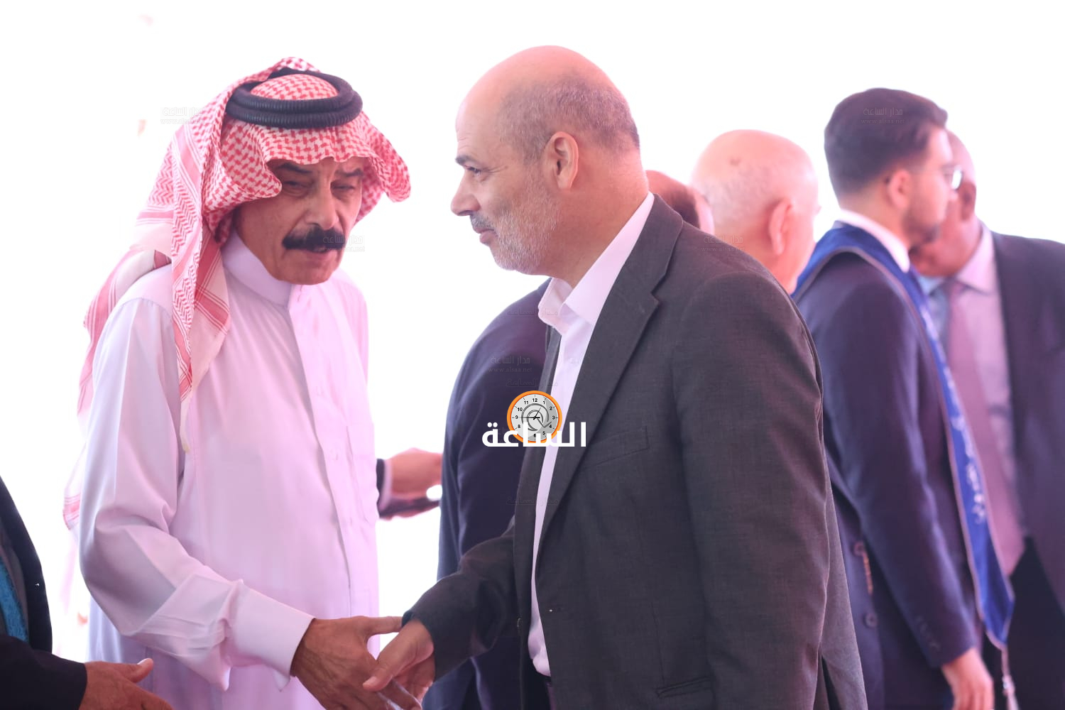 Madar Al-Saa Images 0.14440343340427175