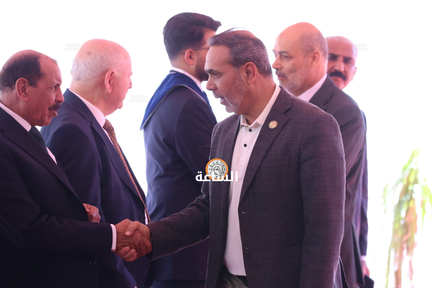 Madar Al-Saa Images 0.41716493974868096
