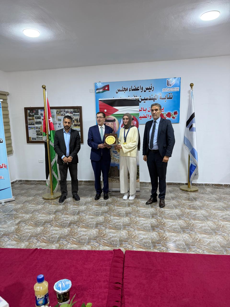 Madar Al-Saa Images 0.10051680706458788
