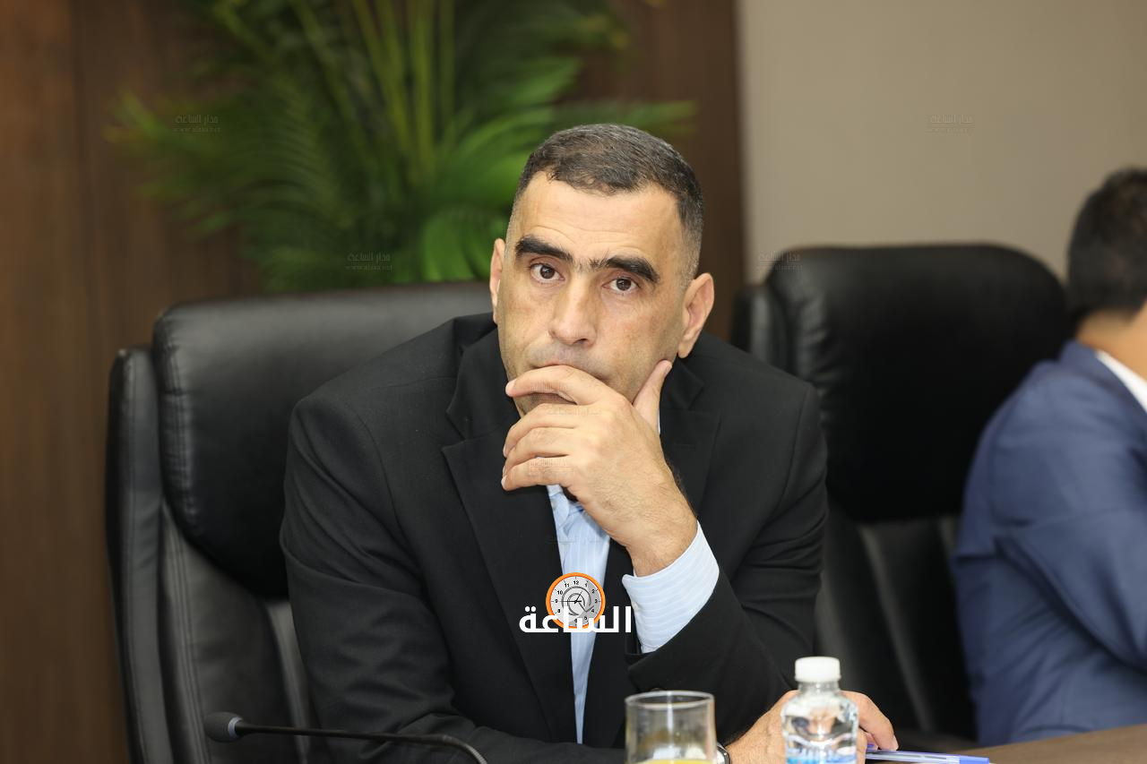 Madar Al-Saa Images 0.12911469435008127