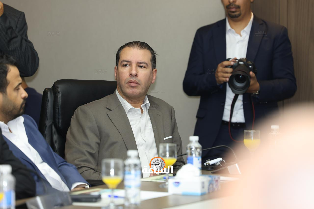 Madar Al-Saa Images 0.8713591753904592