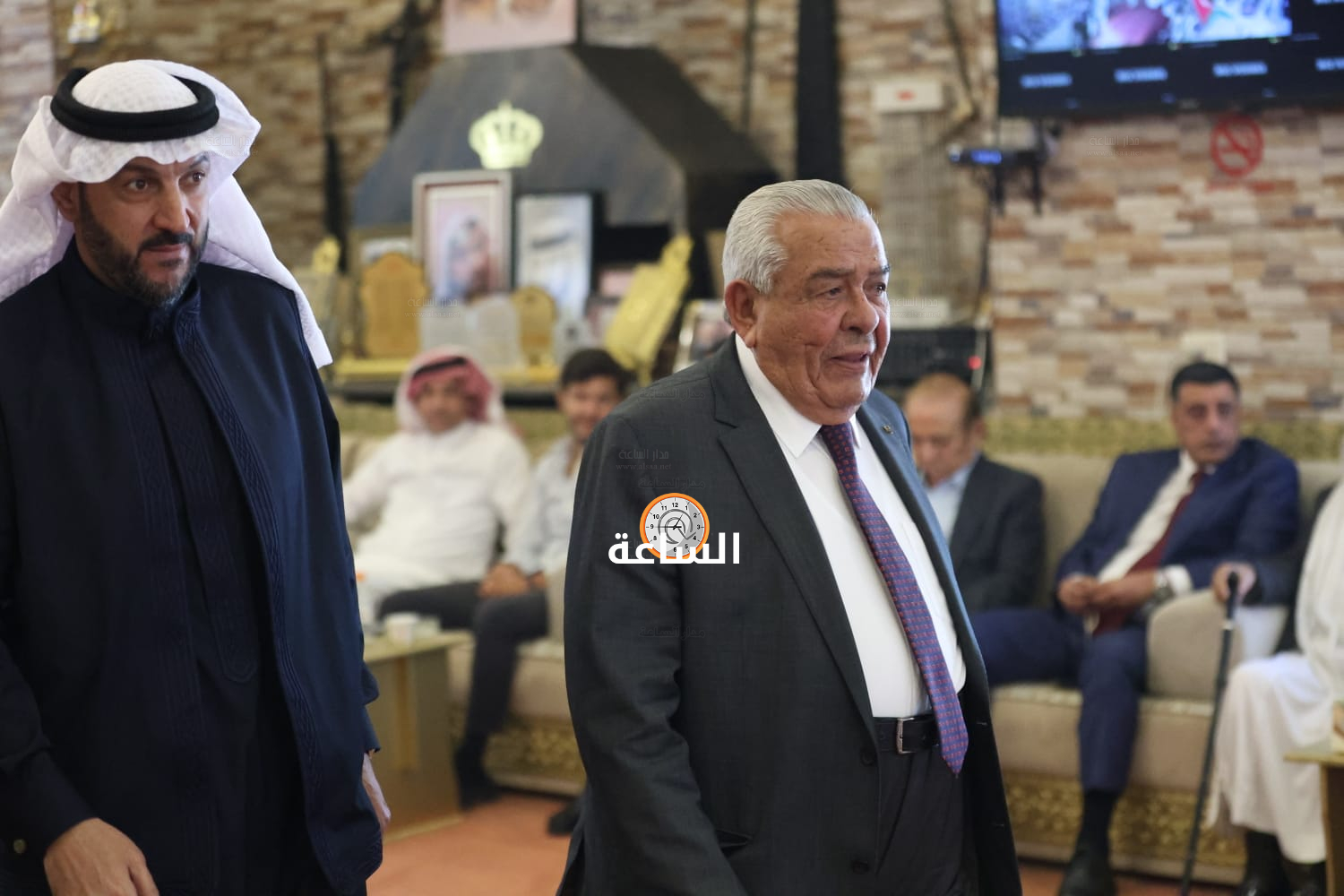 Madar Al-Saa Images 0.7078900090689338