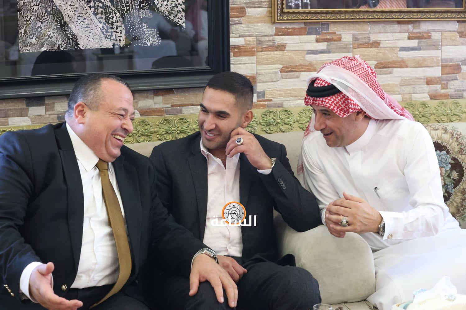 Madar Al-Saa Images 0.1437385205210452