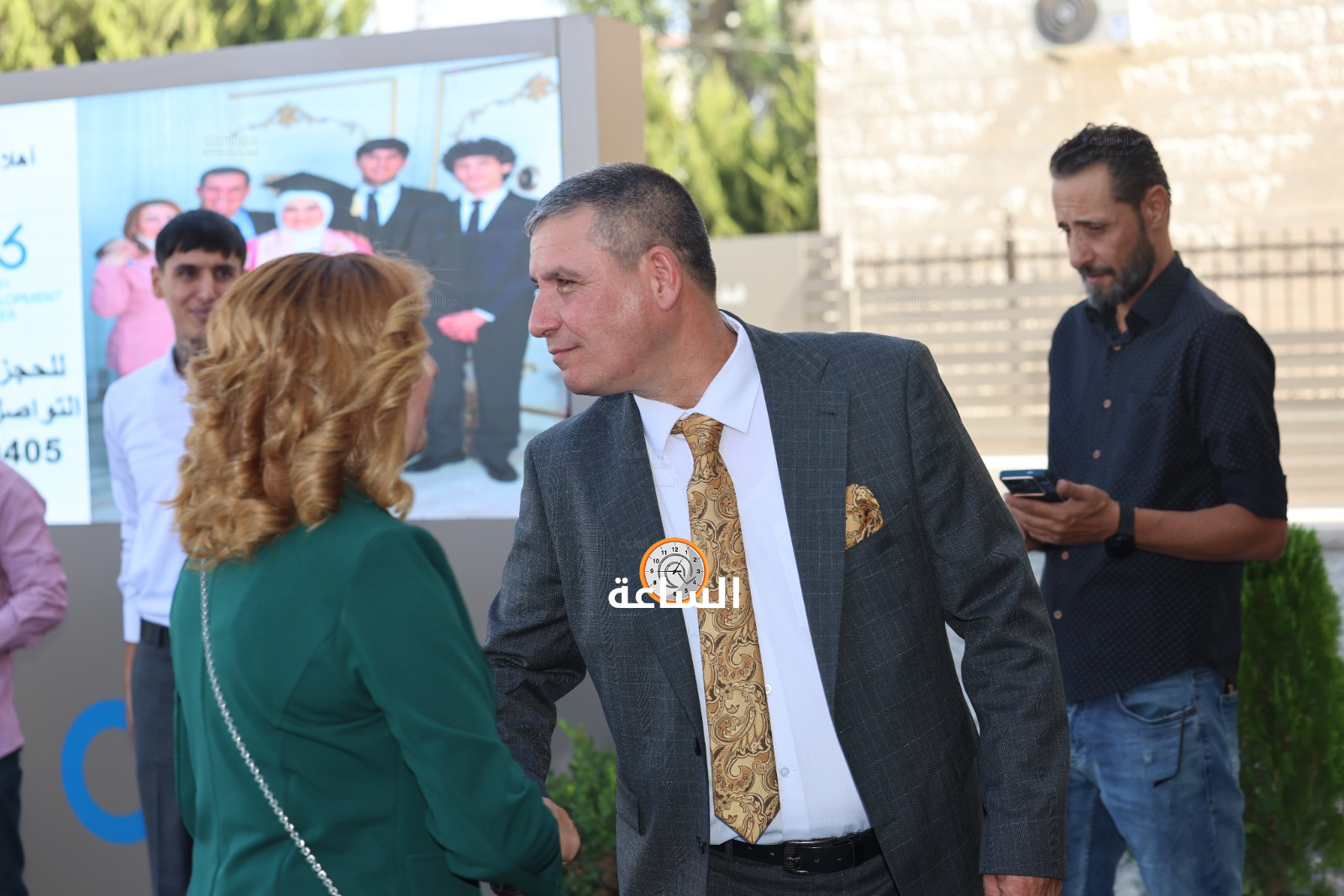 Madar Al-Saa Images 0.0345441442830019