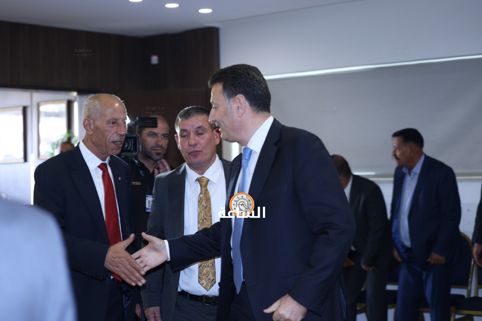 Madar Al-Saa Images 0.15930591616106804