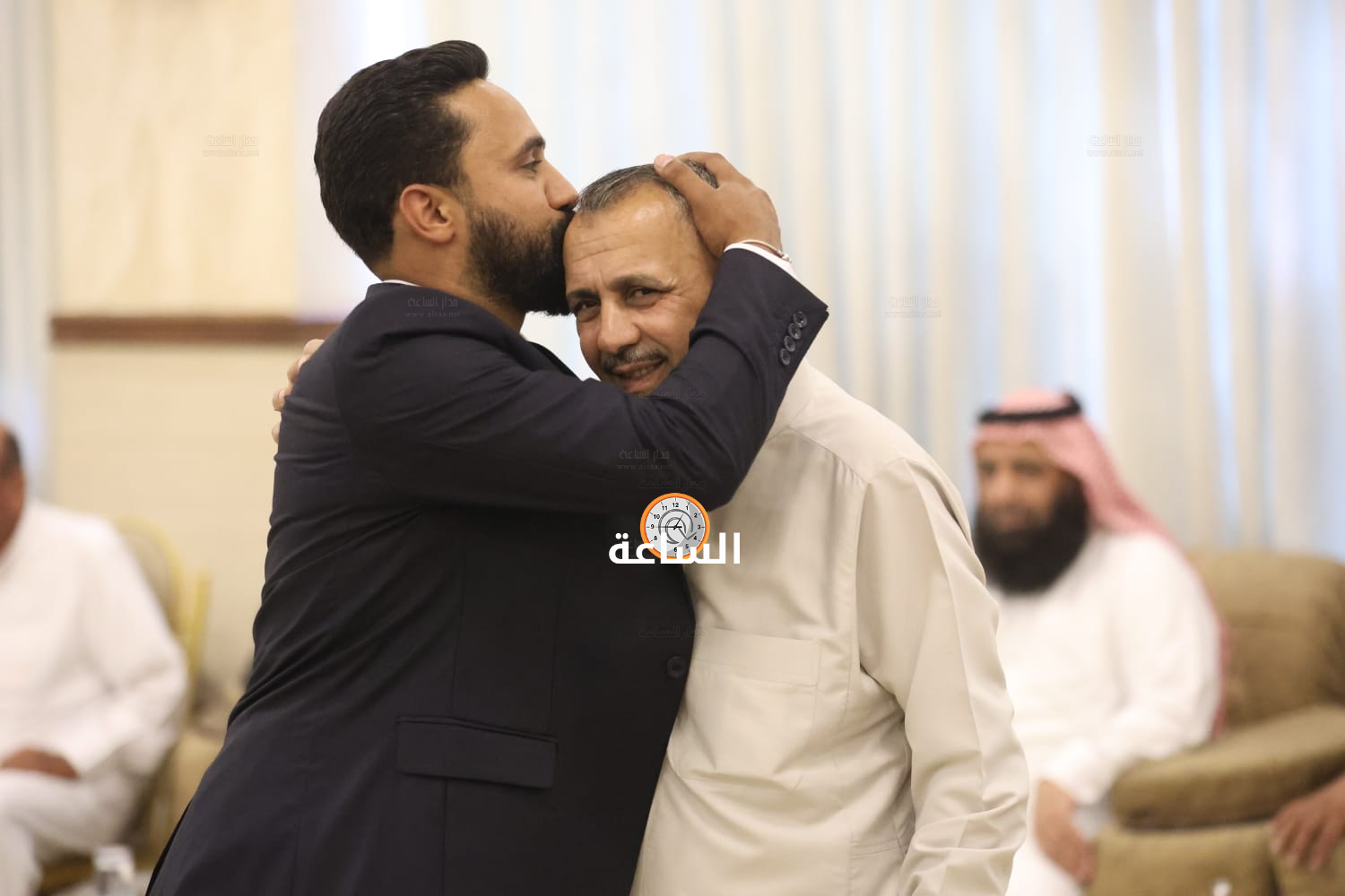 Madar Al-Saa Images 0.37413408617700294