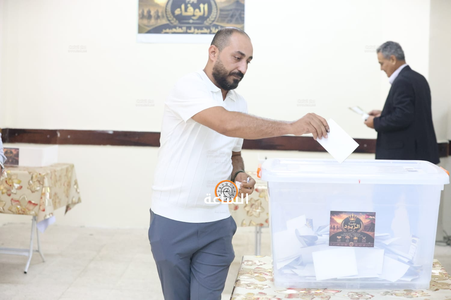 Madar Al-Saa Images 0.7467792716460016