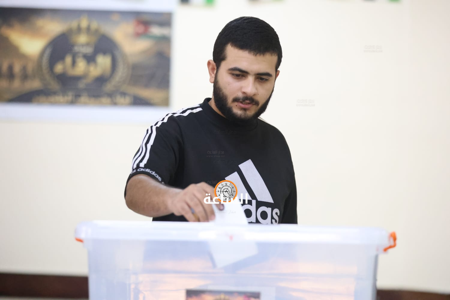 Madar Al-Saa Images 0.12359396471455764