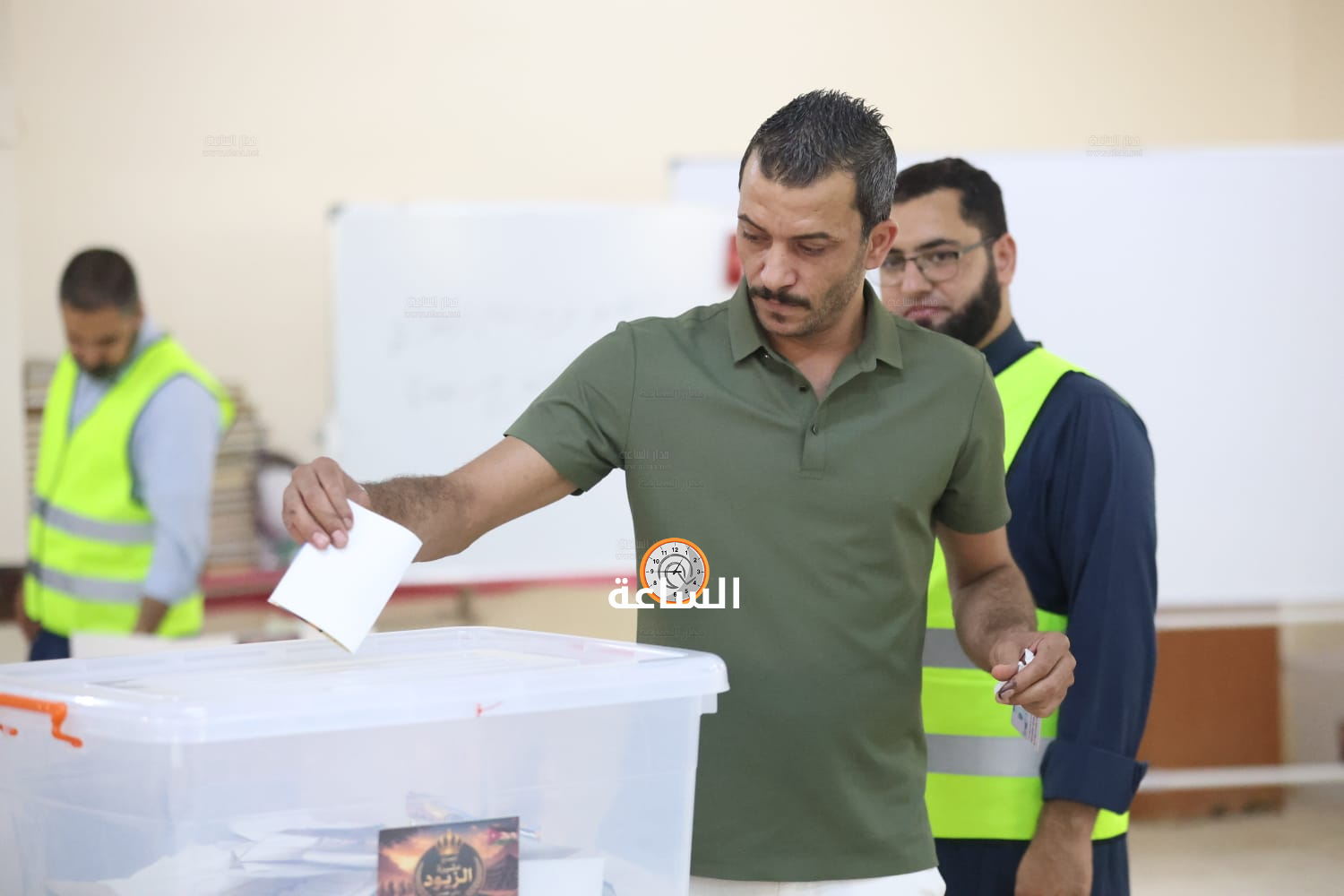 Madar Al-Saa Images 0.37011279434023026