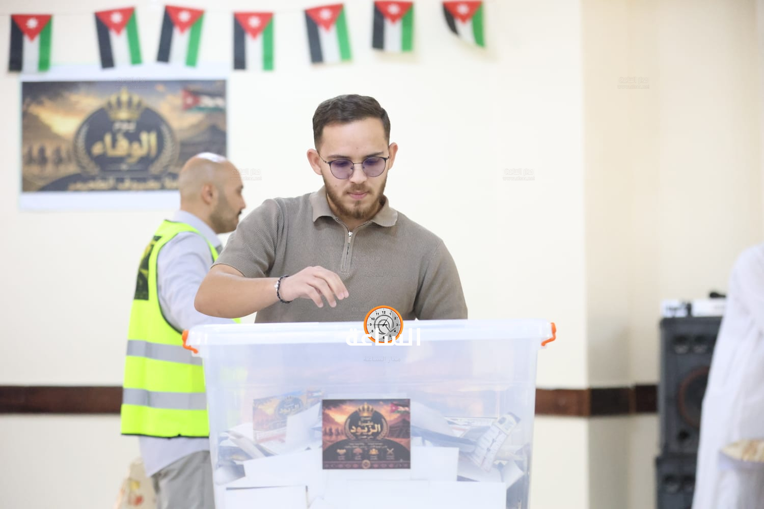 Madar Al-Saa Images 0.6940066095411108