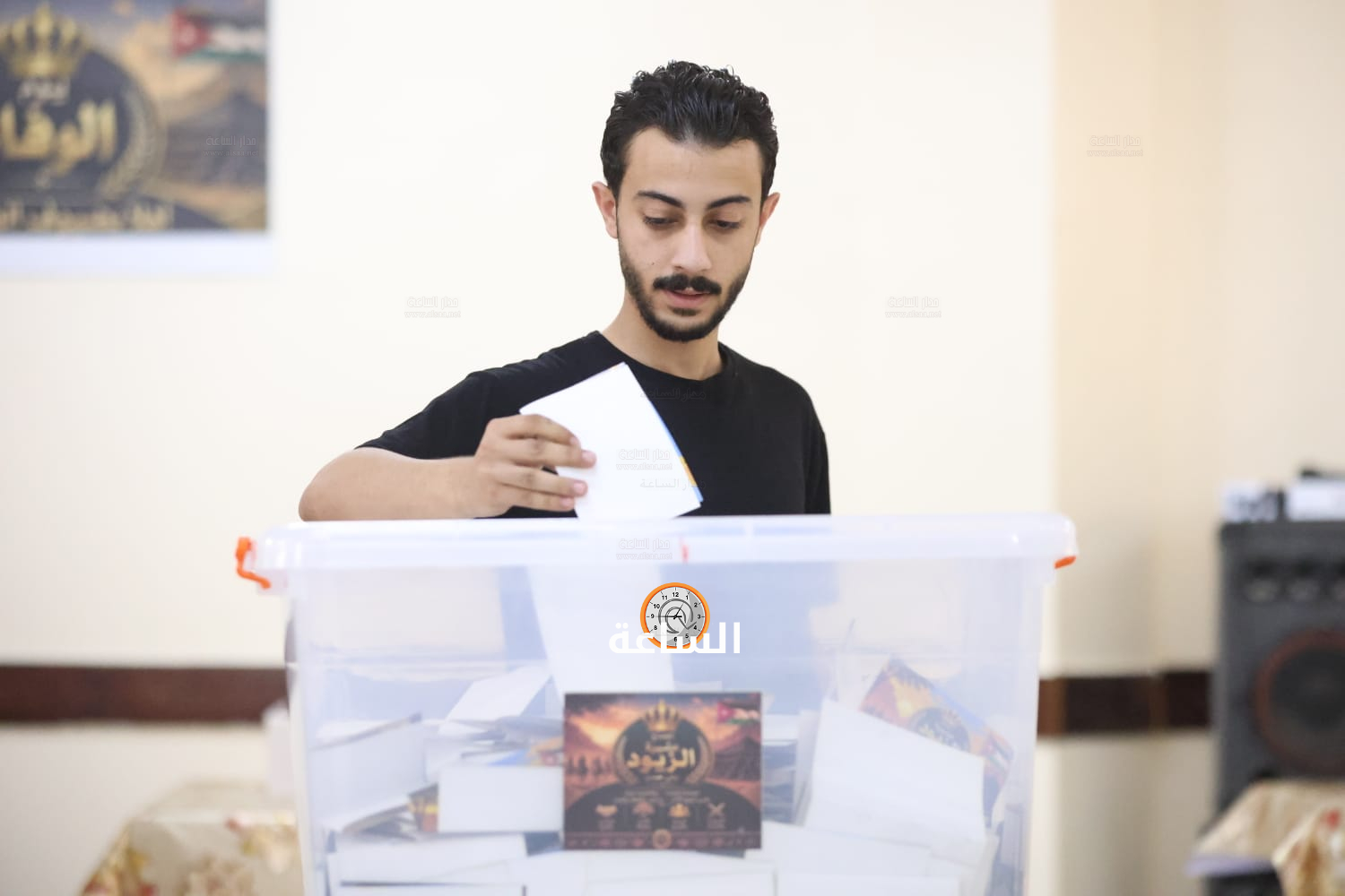 Madar Al-Saa Images 0.4215577575837961