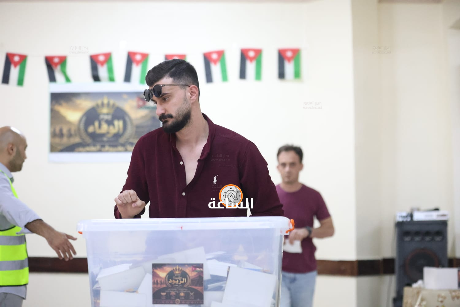 Madar Al-Saa Images 0.8232453737801692