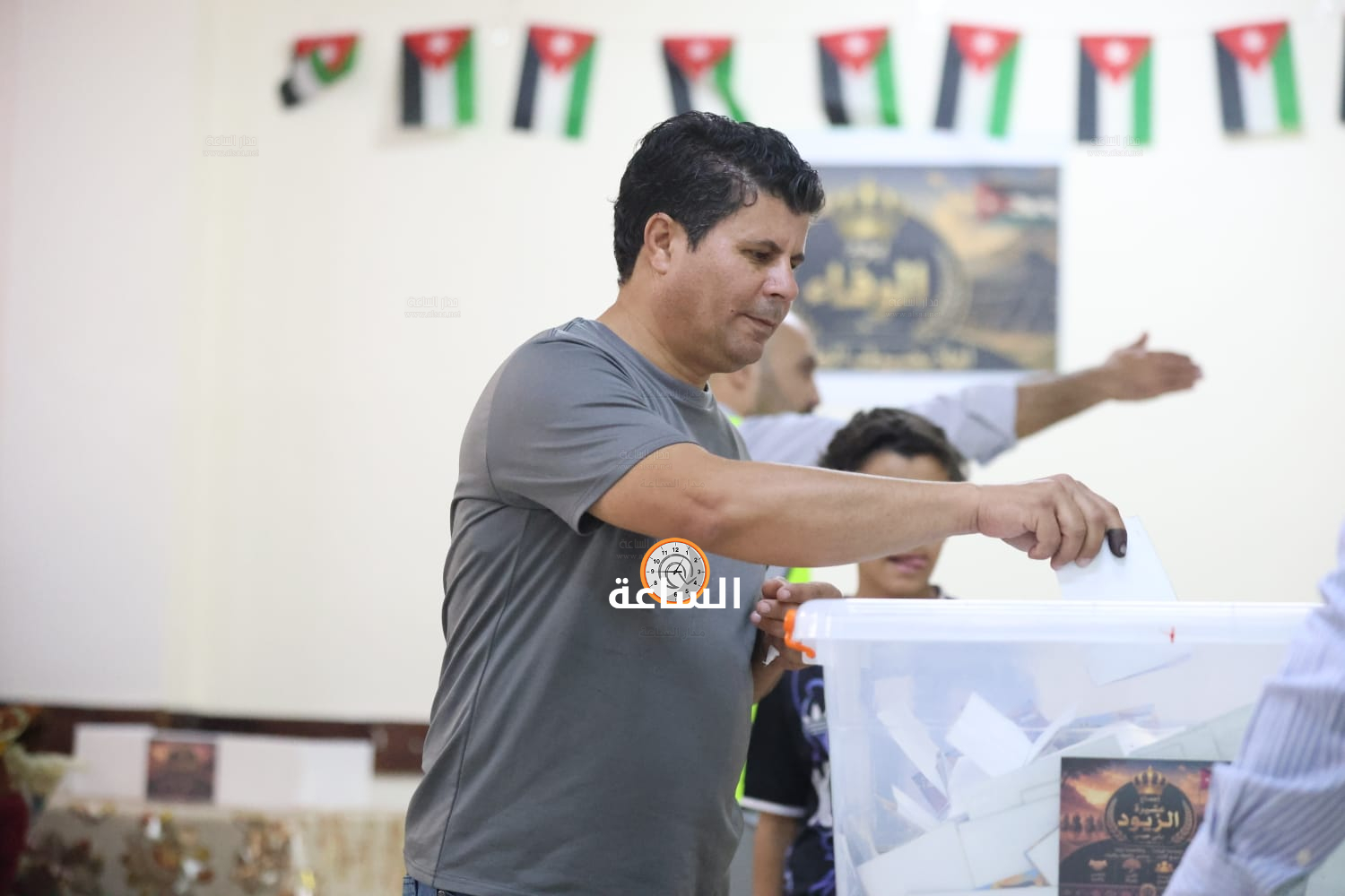 Madar Al-Saa Images 0.3667720574894814