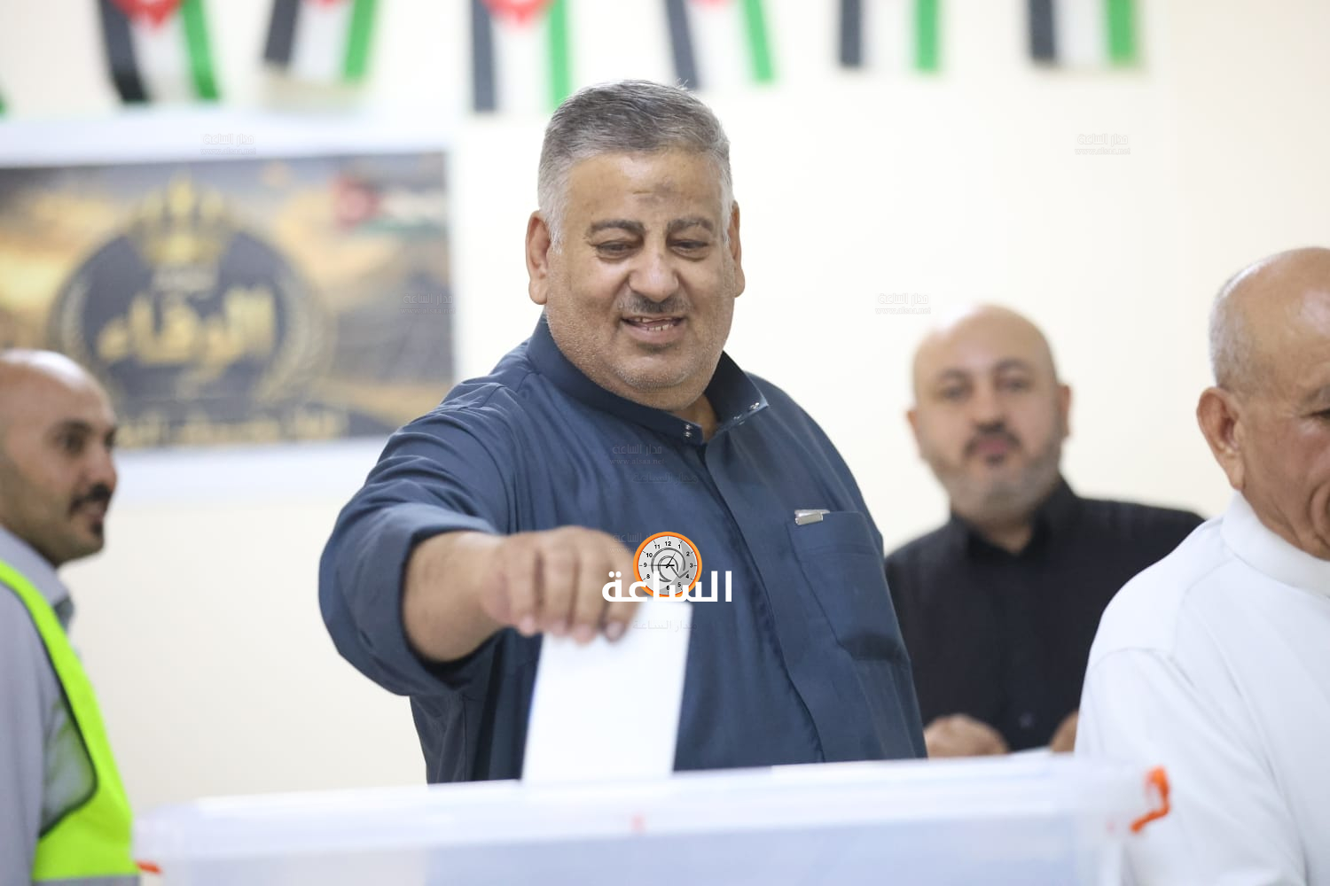 Madar Al-Saa Images 0.44234630529510777