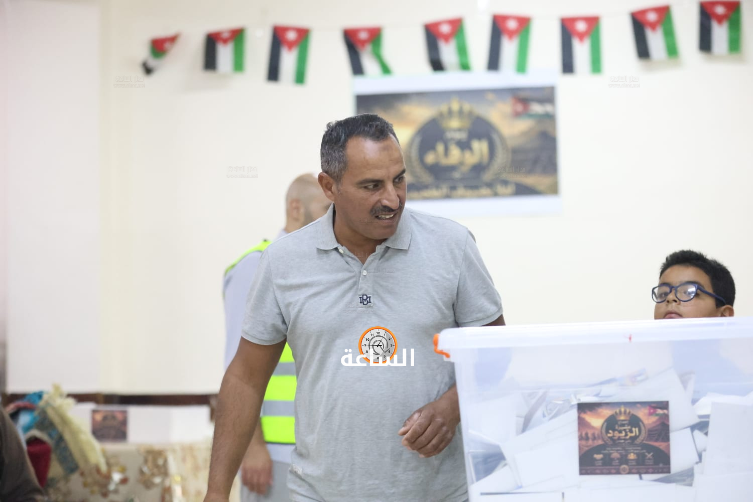 Madar Al-Saa Images 0.852378174946432