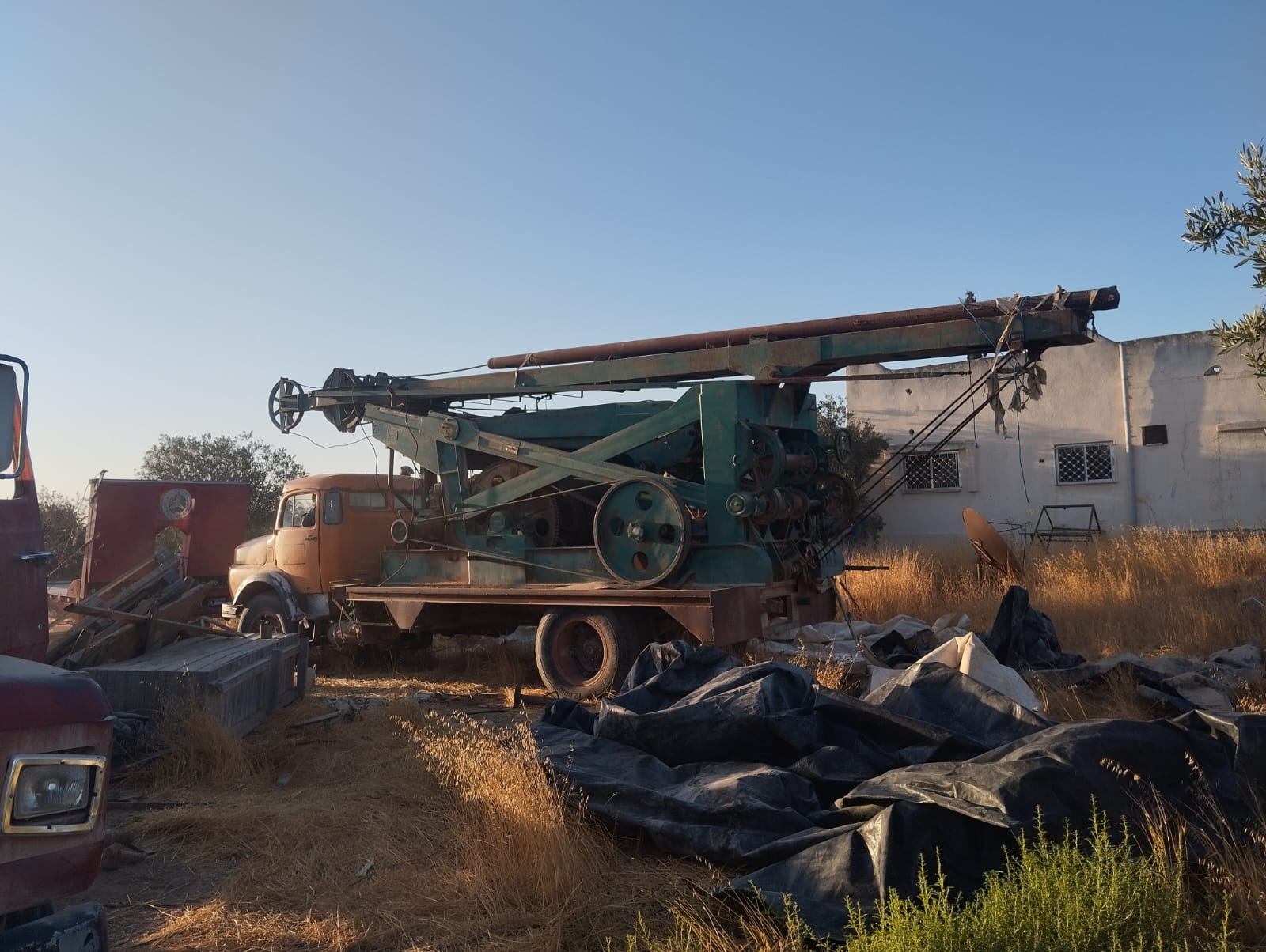 Madar Al-Saa Images 0.874204769522512