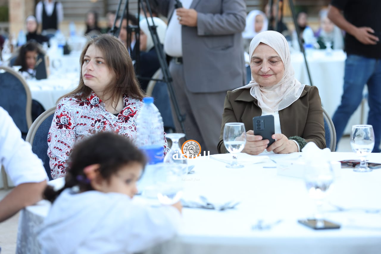 Madar Al-Saa Images 0.11535539455155319
