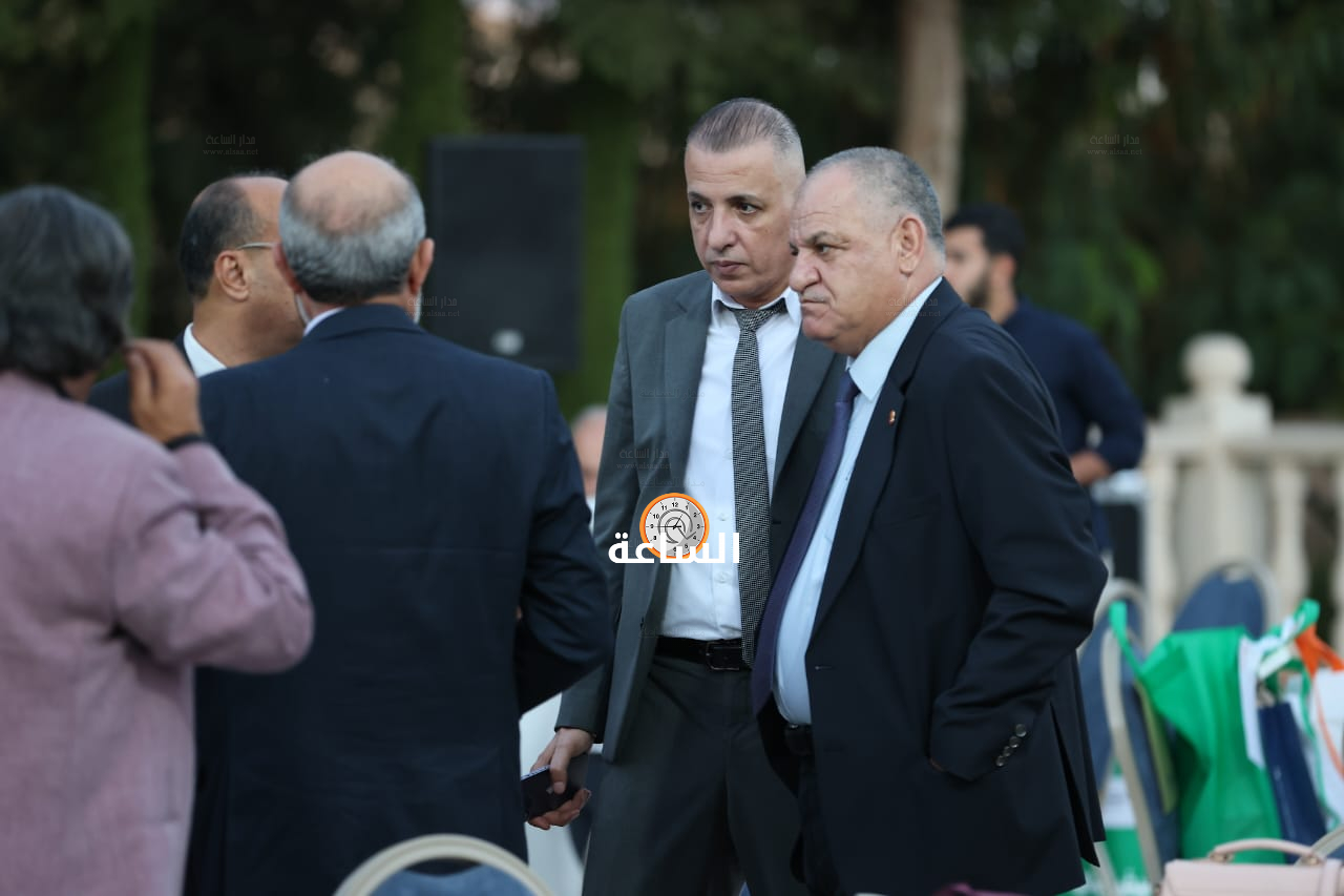 Madar Al-Saa Images 0.2433898428062503