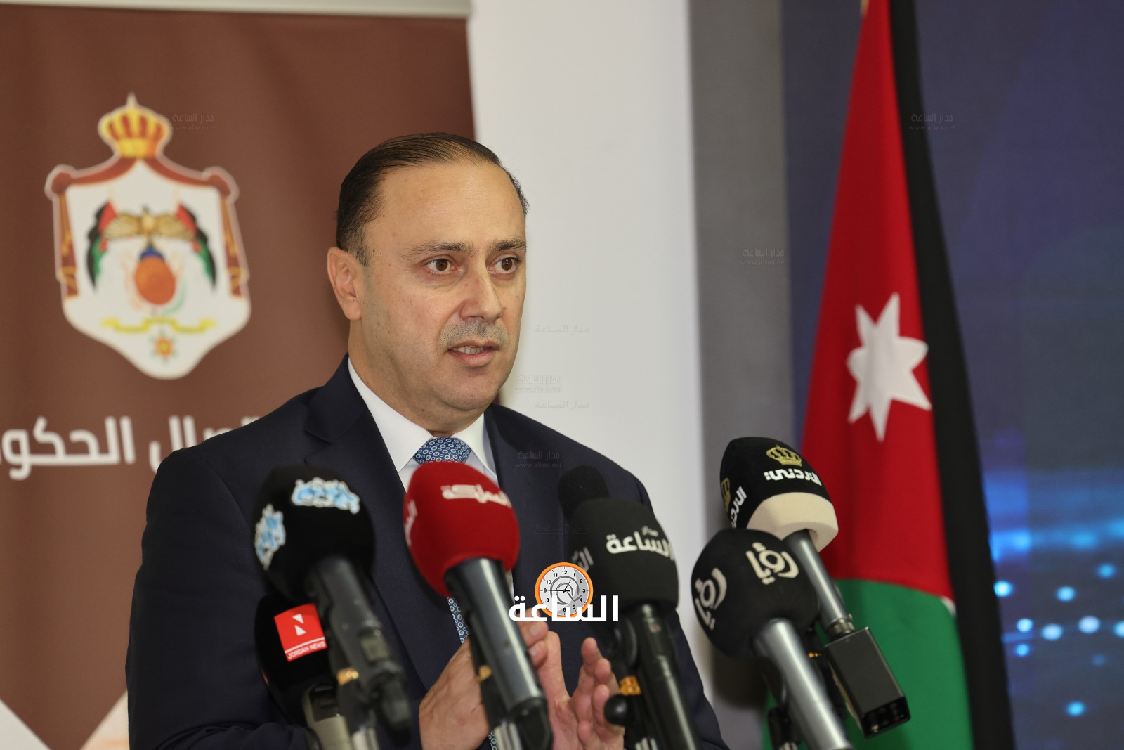 Madar Al-Saa Images 0.8639045310990219
