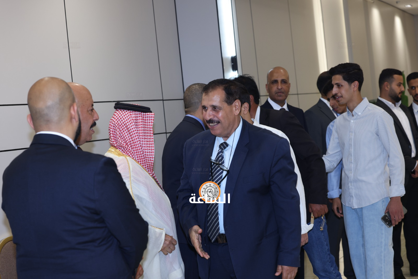 Madar Al-Saa Images 0.7484274778454492