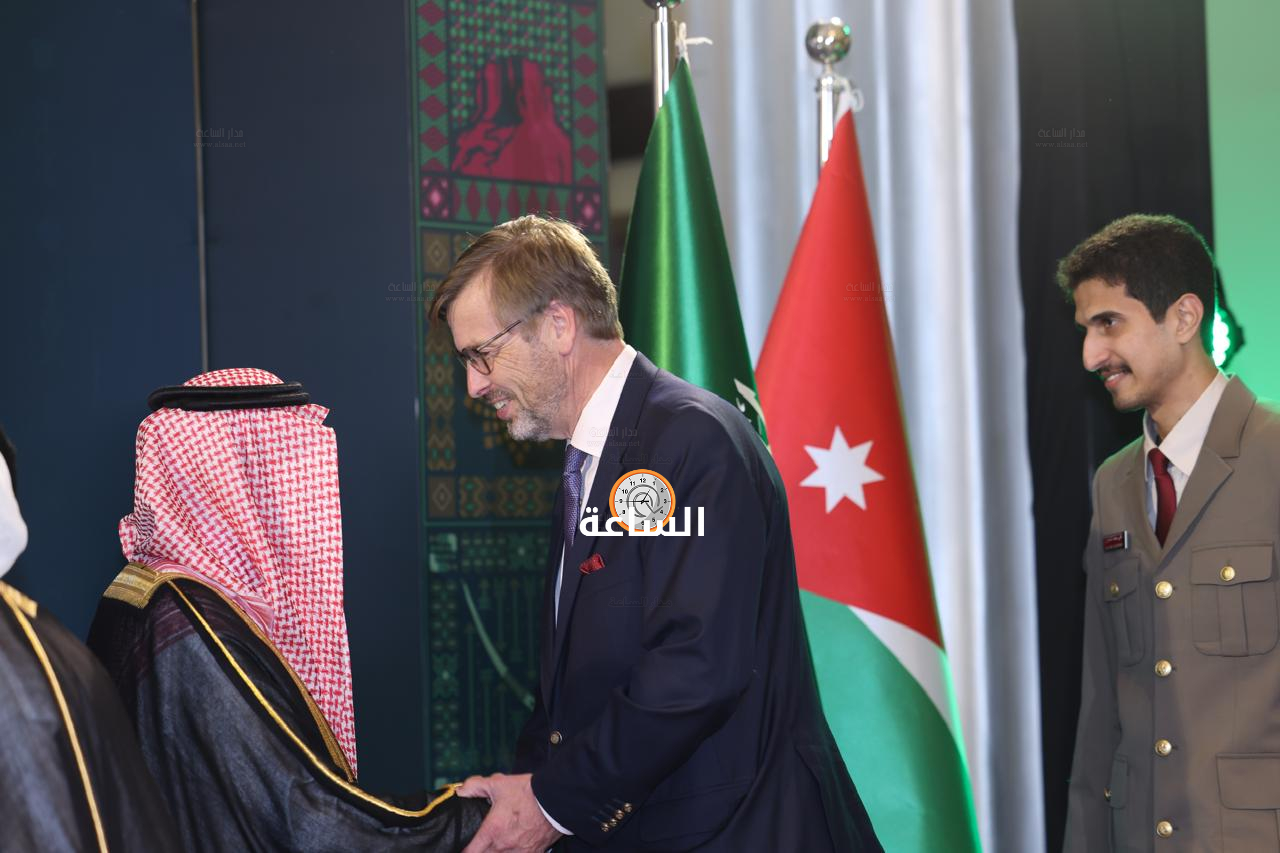 Madar Al-Saa Images 0.6154992794384807