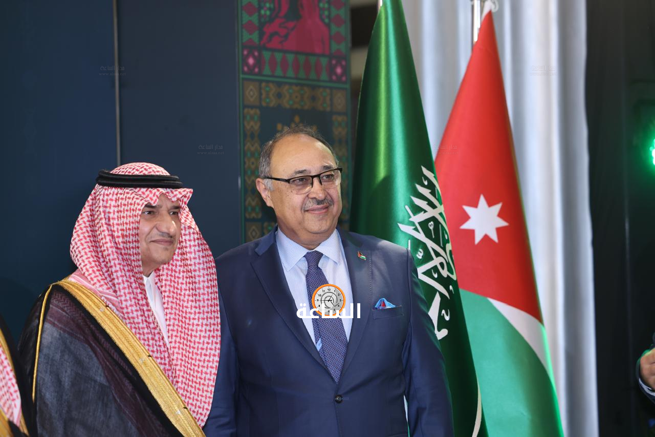 Madar Al-Saa Images 0.26114323628772285
